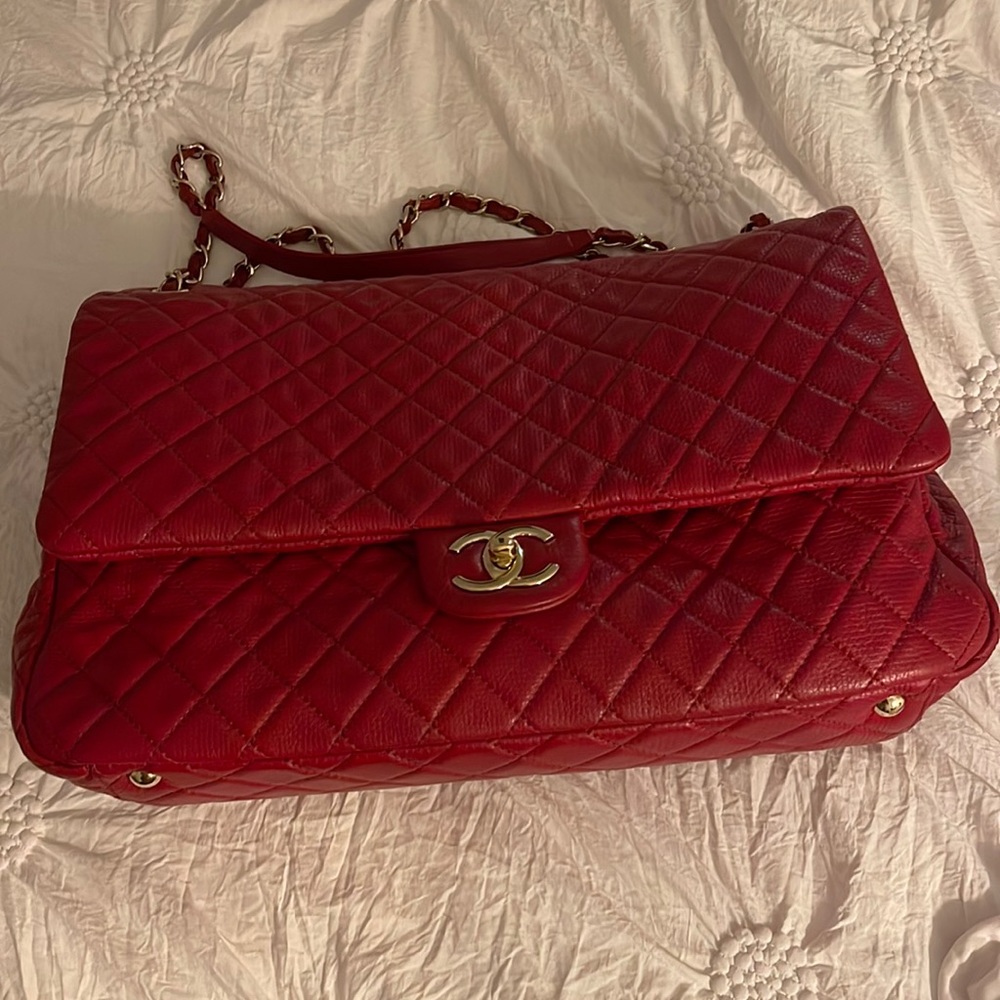 Chanel xxl red Hand bag.